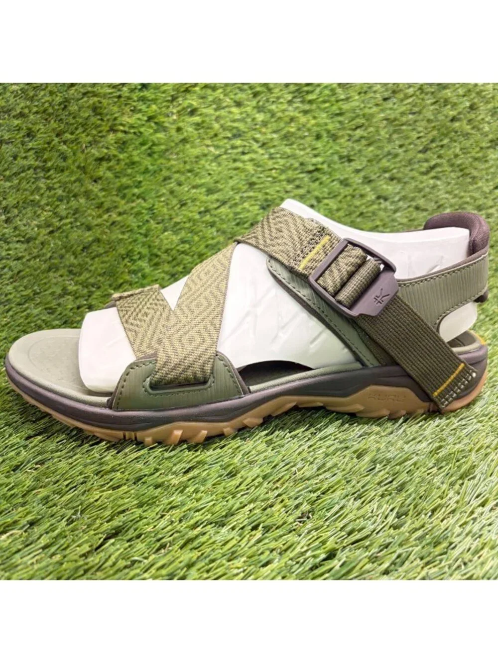 Kuru Current Mens Size 9 Olive Green Gum Beach Walking Outdoor Strappy Sandals
